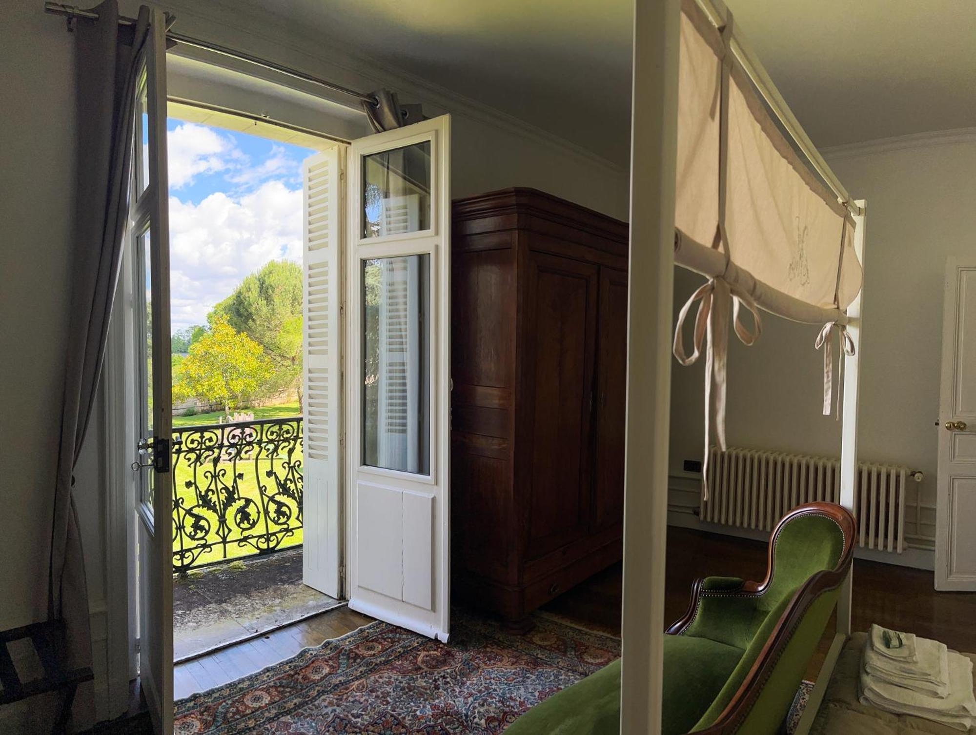 Château l'Hubertière, classé du tourisme 4 étoiles Bouresse Extérieur photo